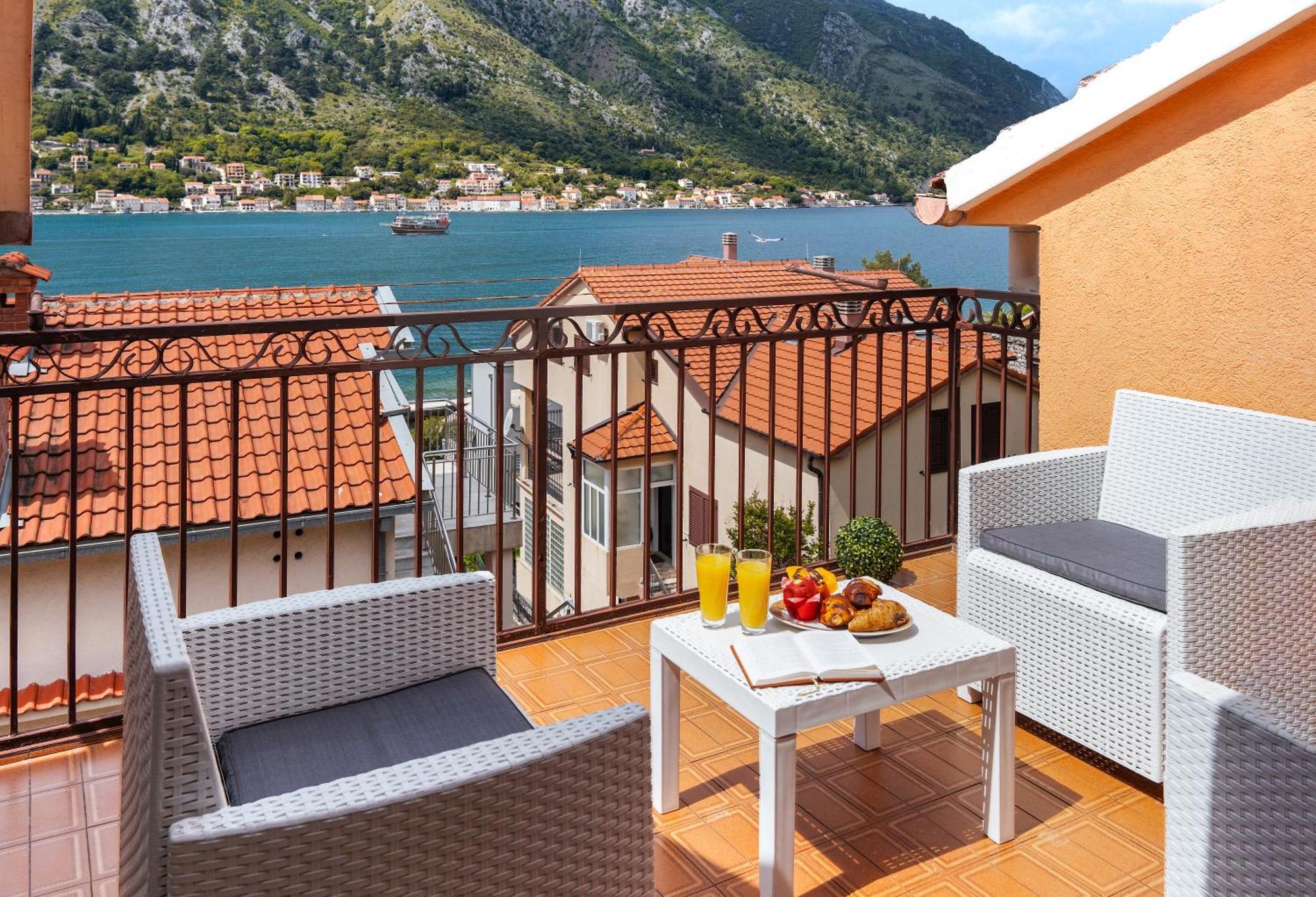 Apartment Busola Kotor Buitenkant foto